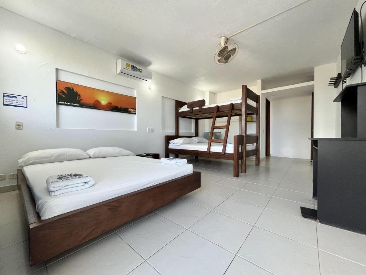 Hotel La Fragata Ковеньяс Экстерьер фото