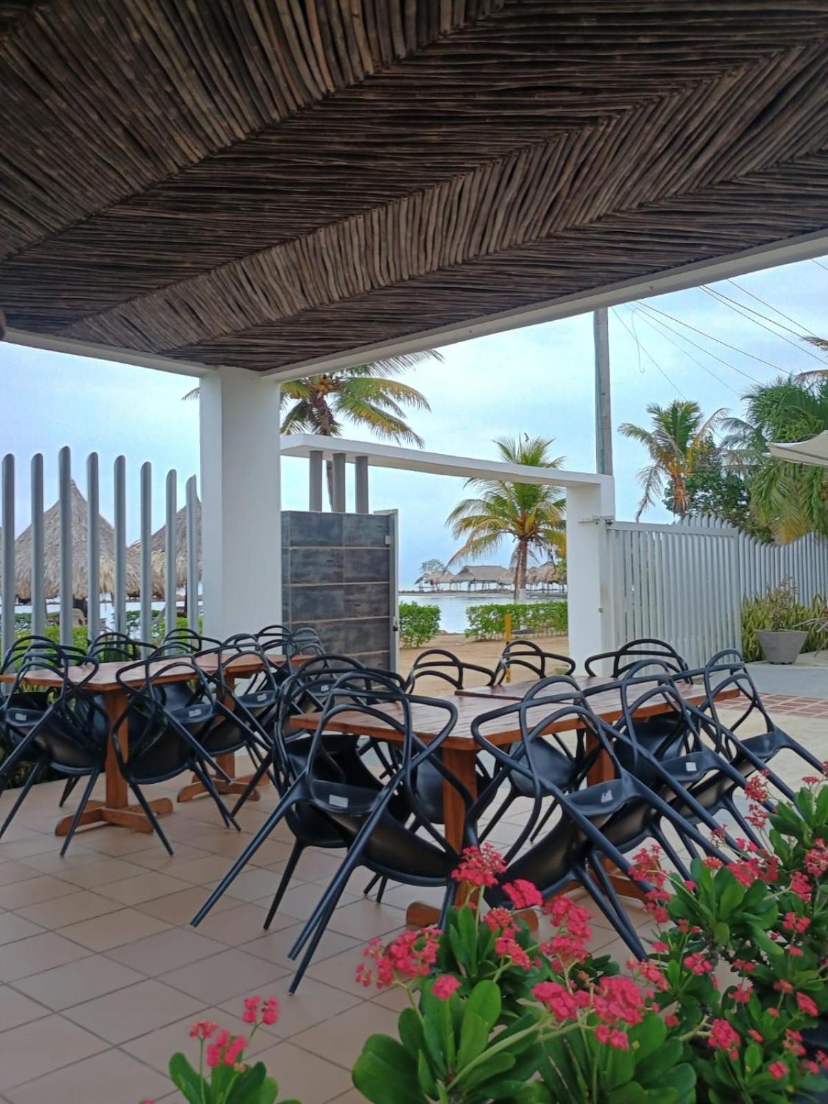 Hotel La Fragata Ковеньяс Экстерьер фото